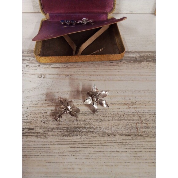 Vintage Jewelry In Jewels By Jenay Case - Picture 9 of 14